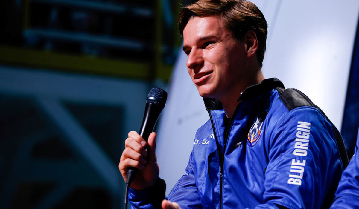 Dutch teen on space flight told Bezos he had never ordered from Amazon